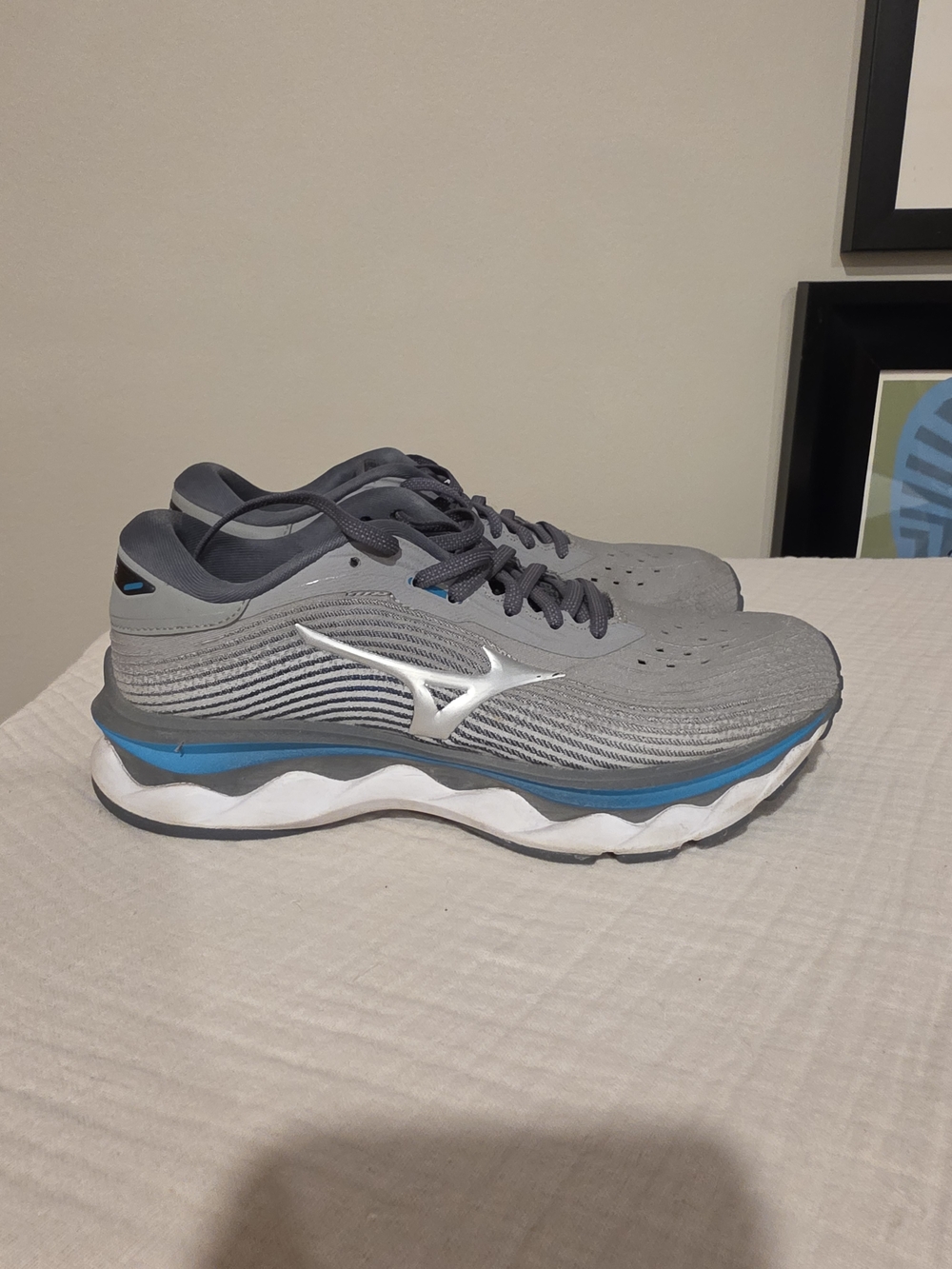 Mizuno Wave Sky 5 Womens Running Shoes Size 8 Gray Blue